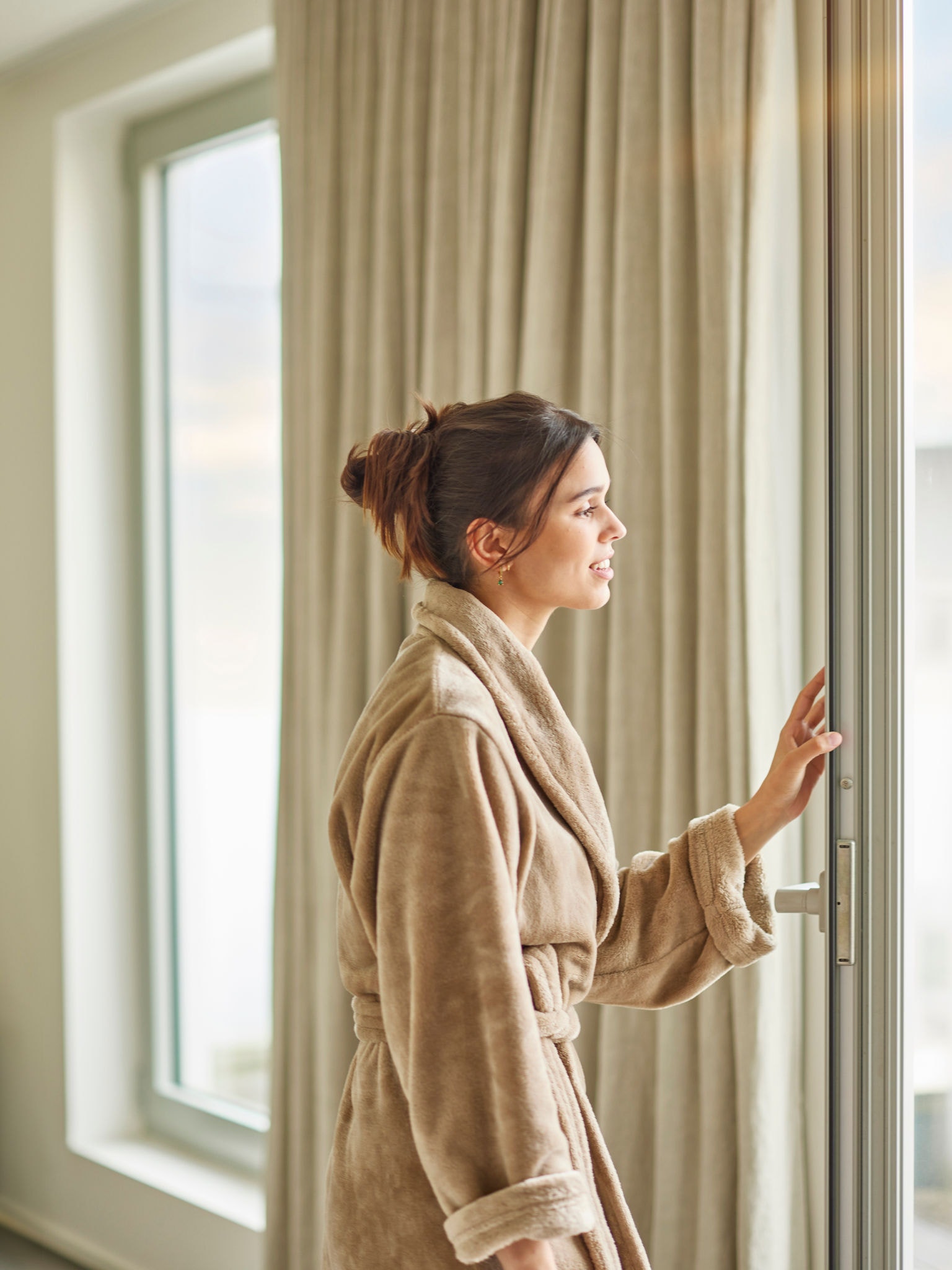 Žena uživa u savršenoj temperaturi uz niske razine buke